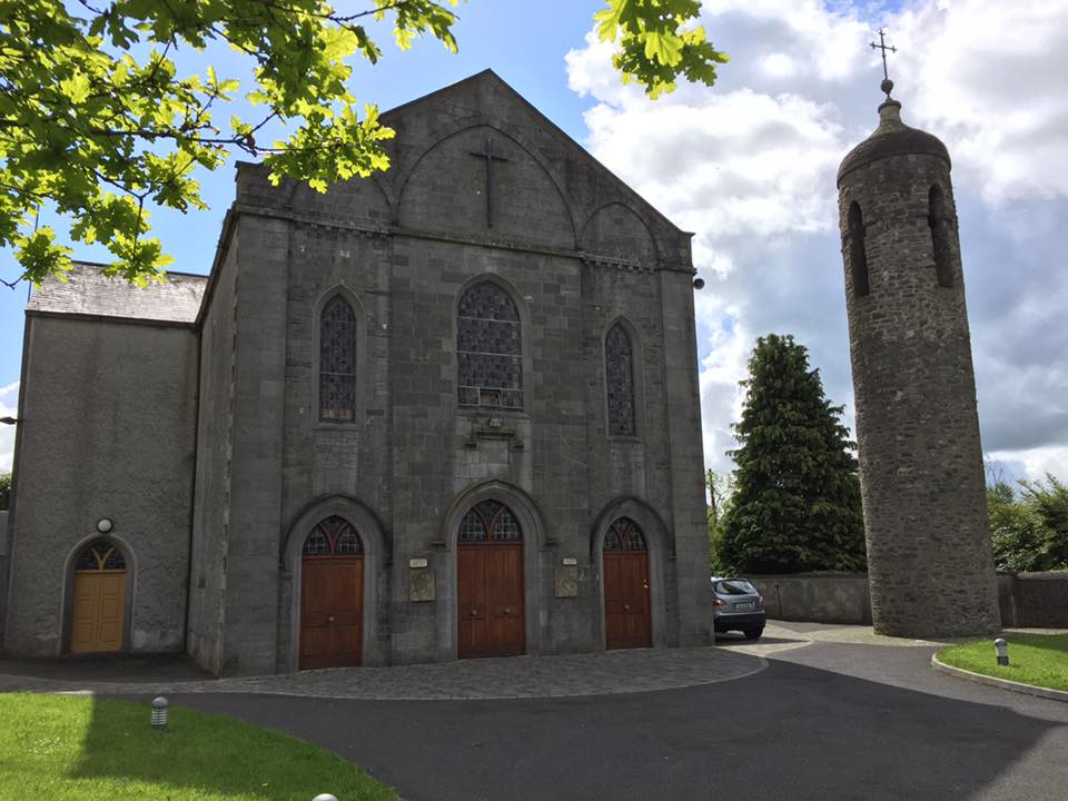 On Sunday morning, we attended Mass at St. Patrick's church in Slane. The first hymn ("Be Still") was the same hymn sung at St. James church in Washington, IA, when Mother and I attended there on Mother's Day.